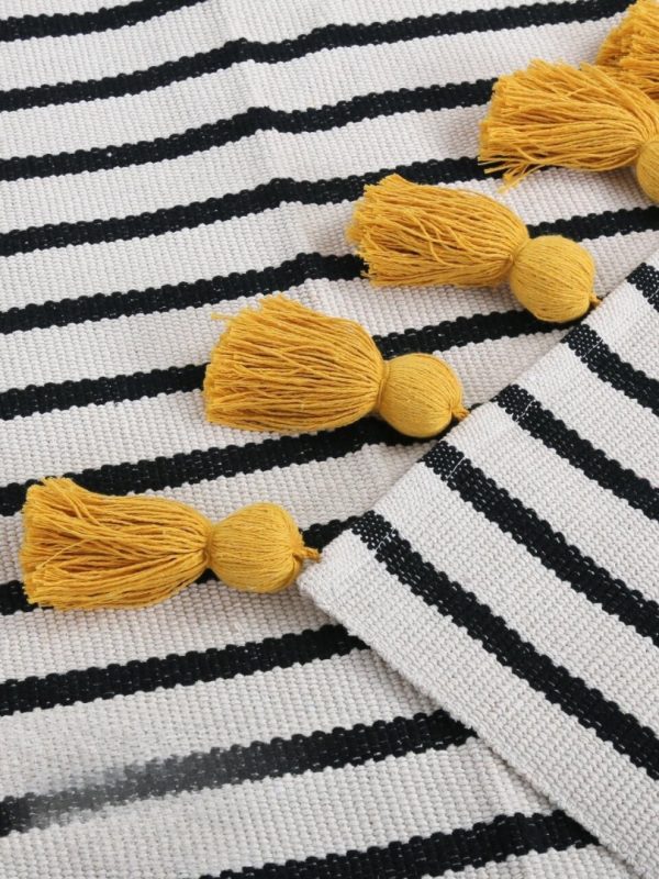 Piecera con flecos Renata - Imagen 2