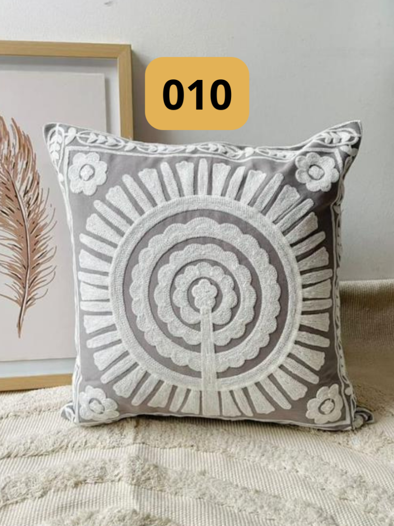 01-10.png Funda de cojines bordados Lucia