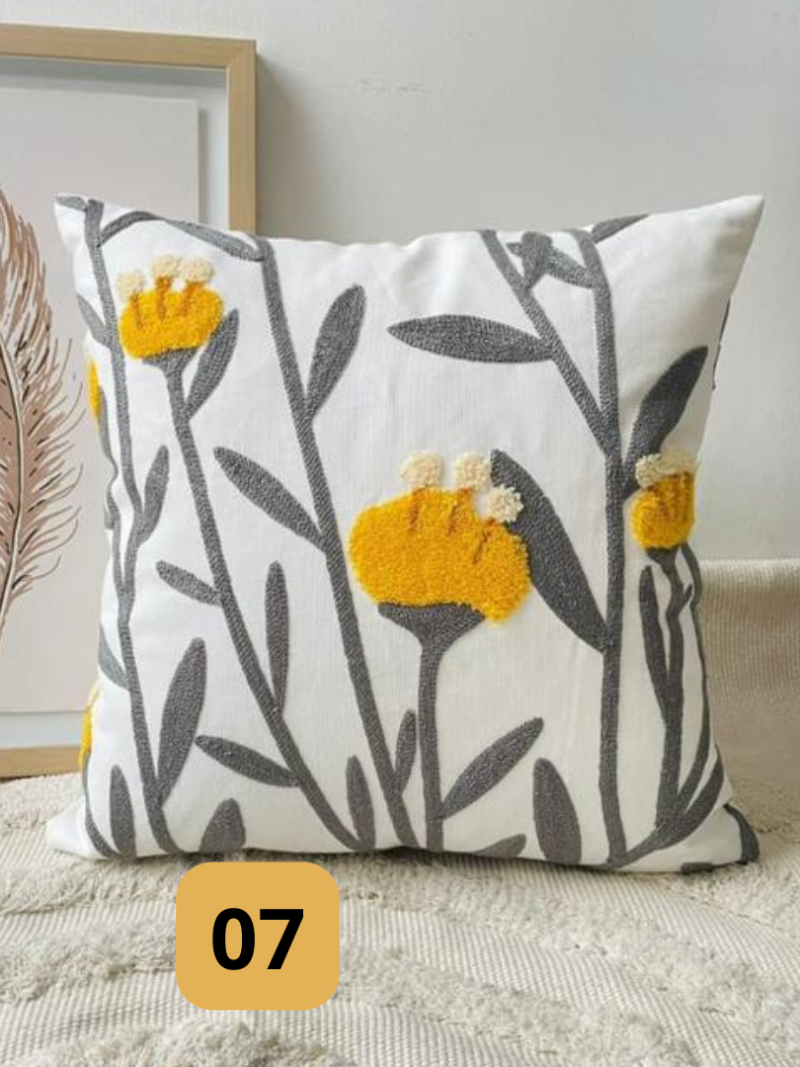 01-7.png Funda de cojines bordados Lucia