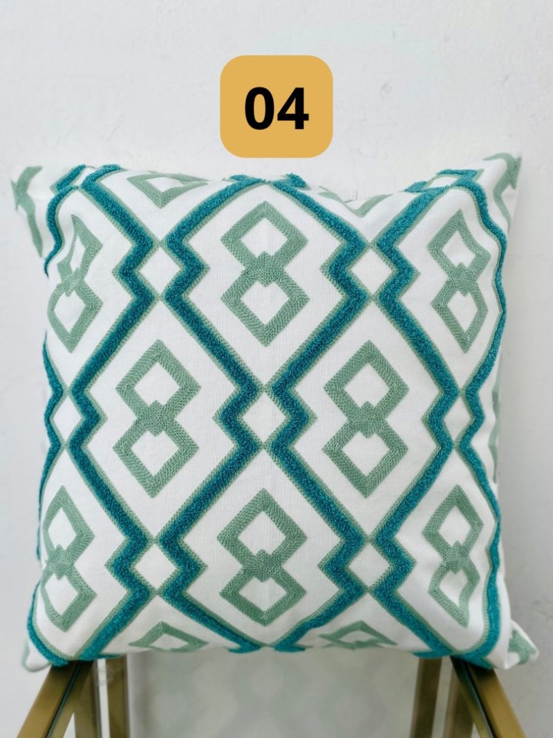 4CEE4590-CBDD-4024-A44A-50C485C7FDA7.jpg Funda de cojines bordados Isadora