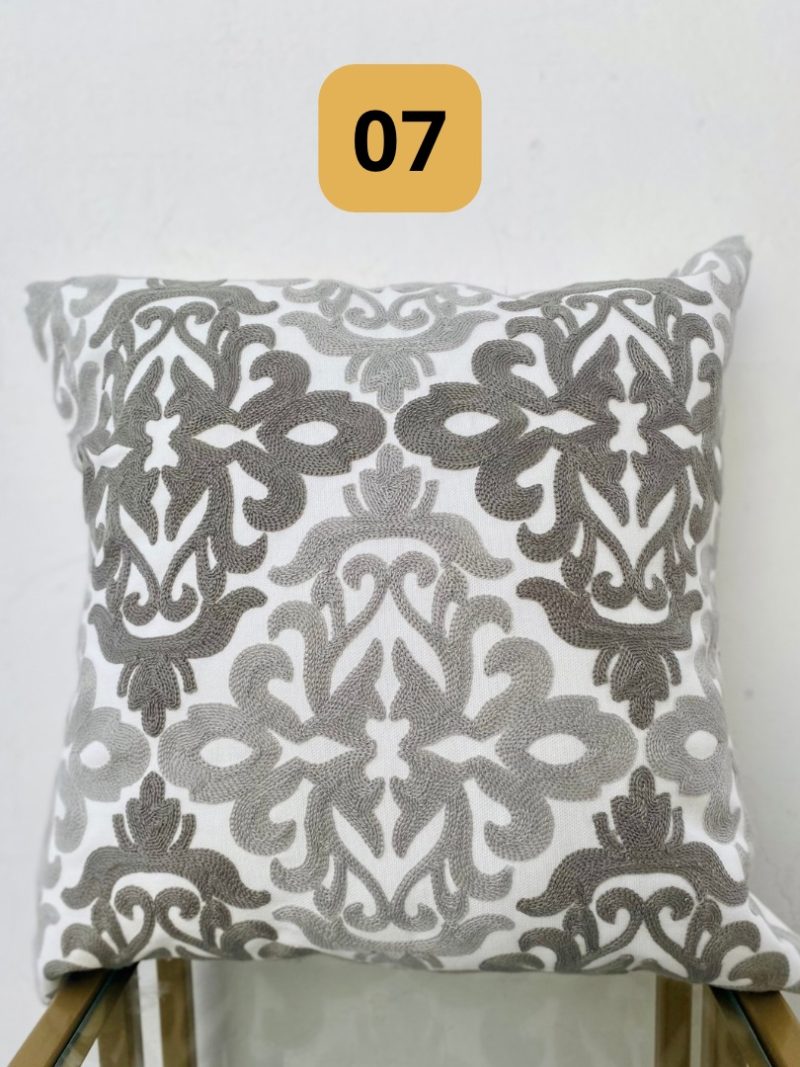 660F858F-BB64-42D5-8C6C-63CF6478B924.jpg Funda de cojines bordados Isadora