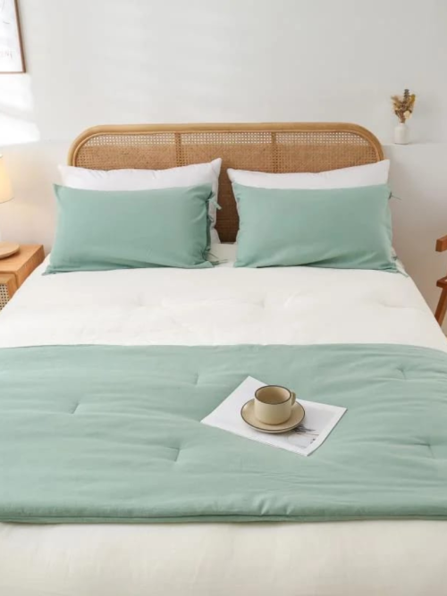 Piecera de algodón + dos fundas de almohadas