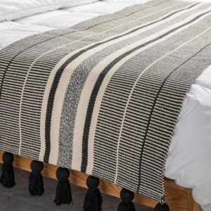 Piecera con flecos Valeria