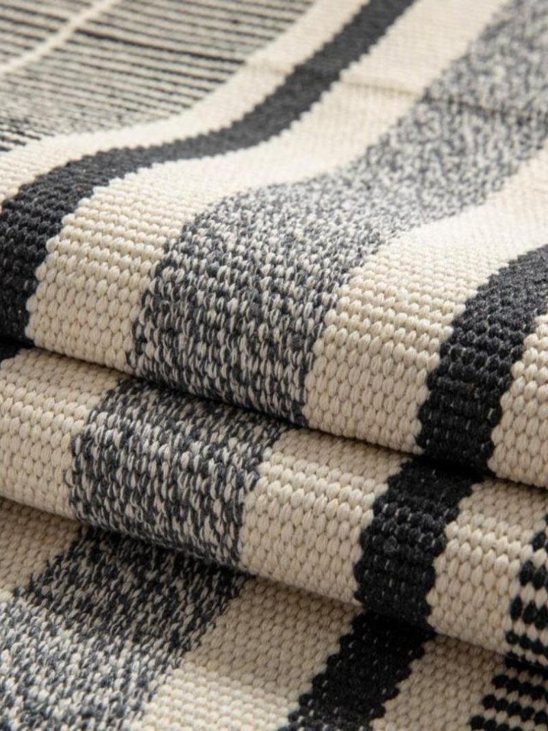 Piecera con flecos Valeria