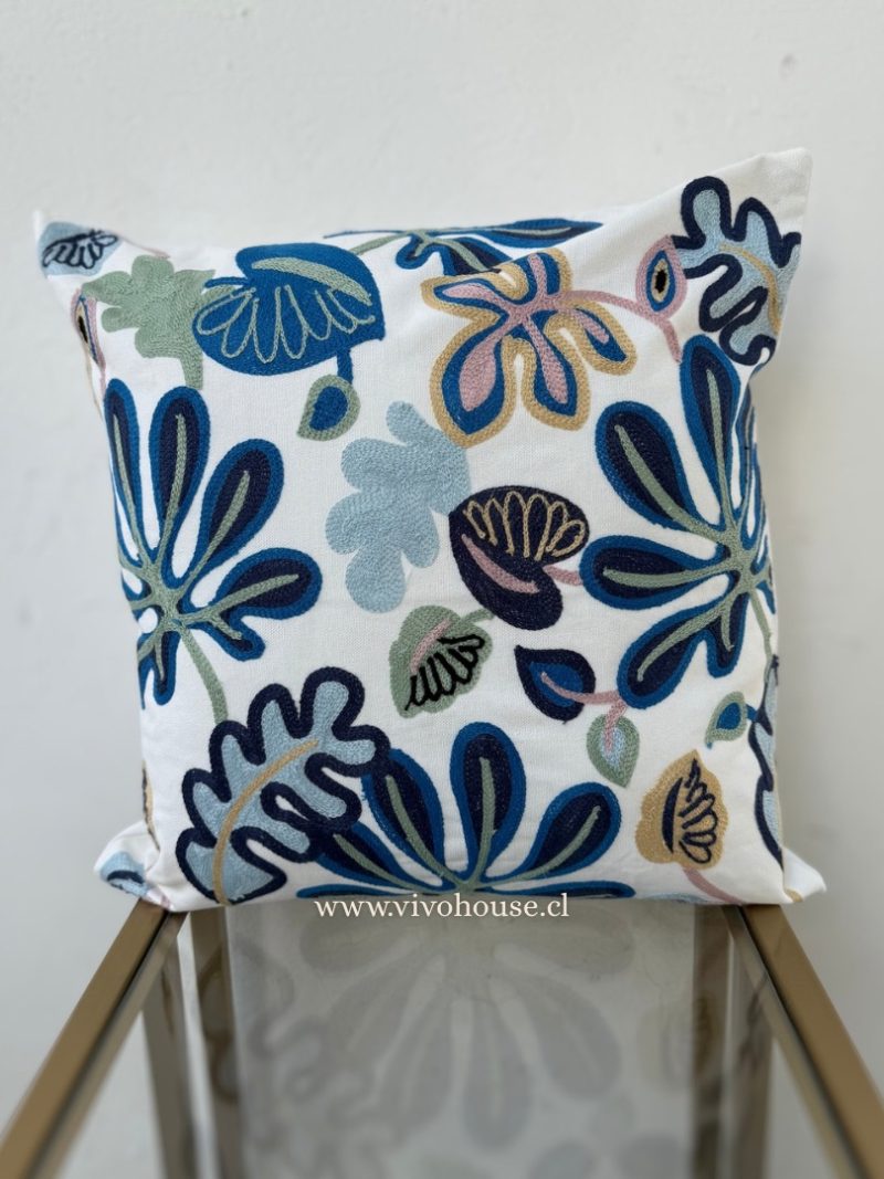 Sin-titulo-810-x-1080-px-15.jpg Funda bordada Blue