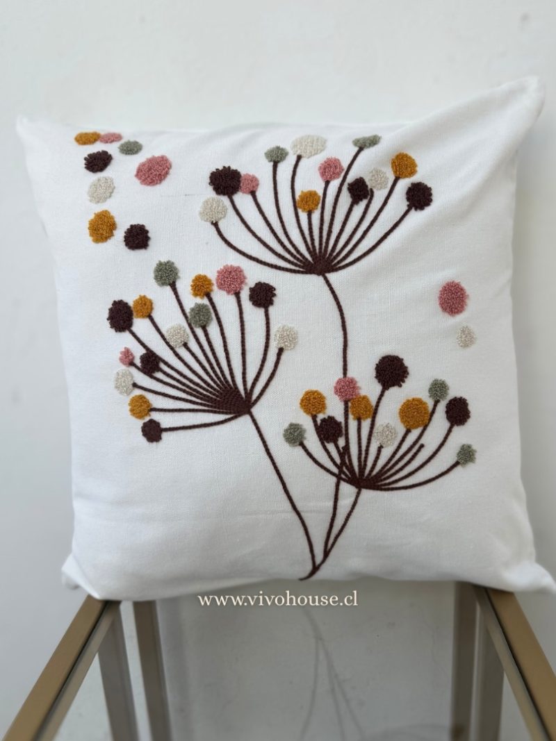 Sin-titulo-810-x-1080-px-18.jpg Funda bordada Amapola