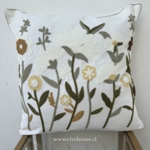 Sin-titulo-810-x-1080-px-19.jpg Funda bordada Melodía