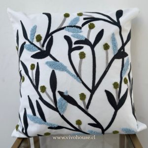 Sin-titulo-810-x-1080-px-5-1.jpg Funda bordada Meadow