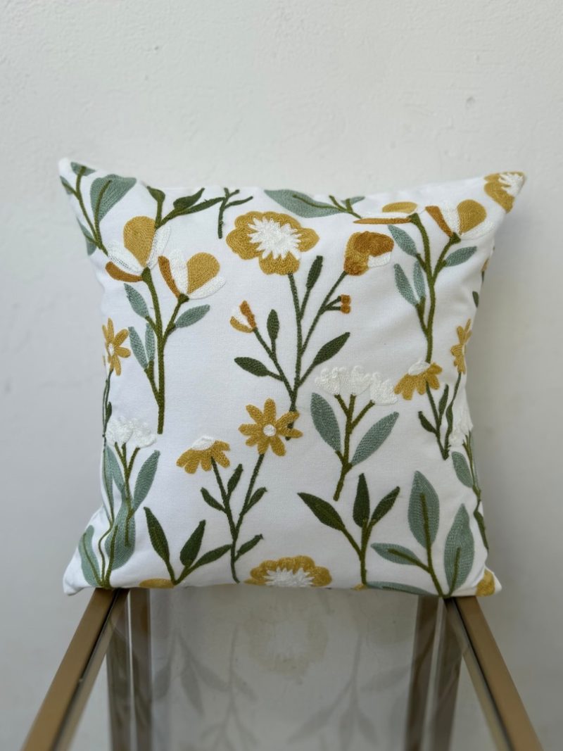 Sin-titulo-810-x-1080-px-9-1.jpeg Funda bordada Nara