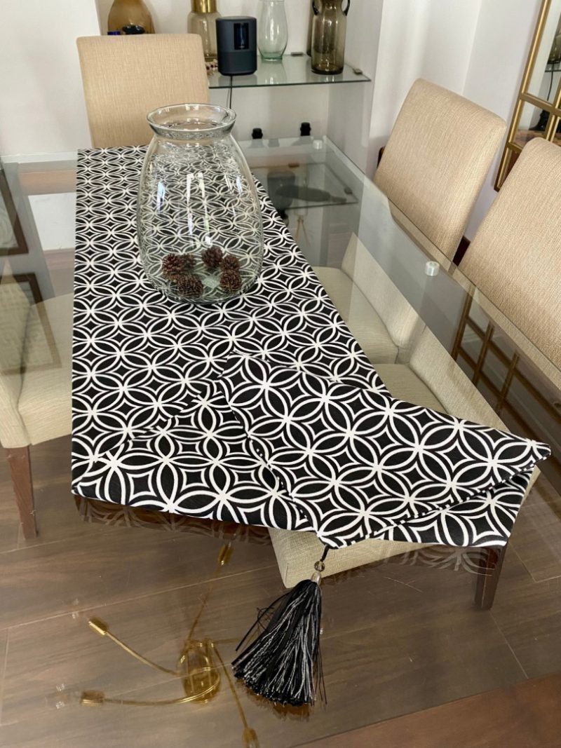 Caminos de mesa diseños abstractos